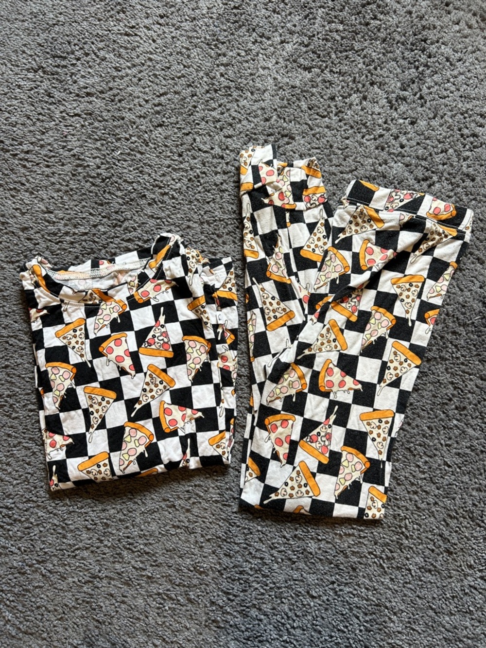 Dream big little co. Kids Pizza Print Black & White Check Pajama Set. Size 7/8